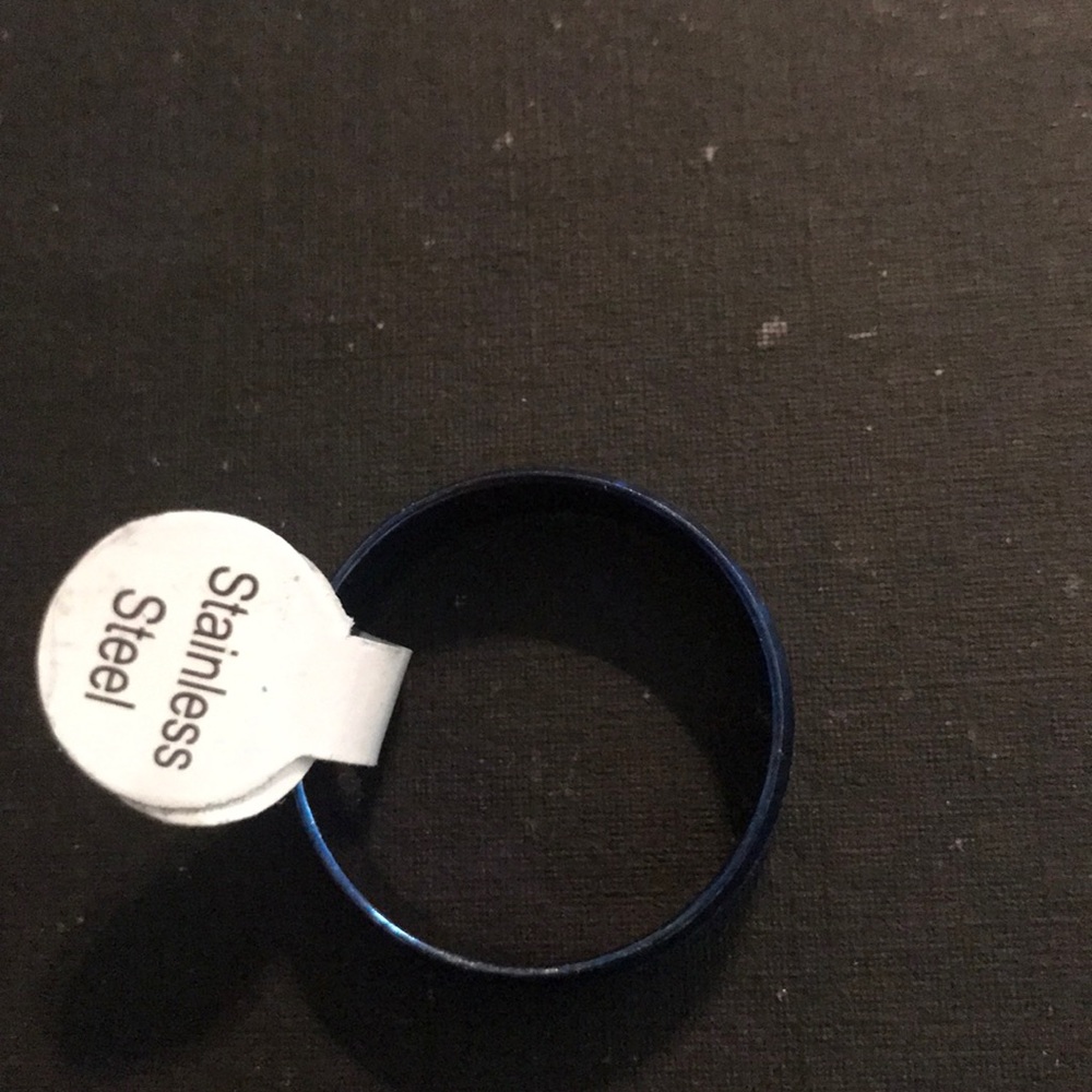 Sparkly blue ring - Picture 2 of 3